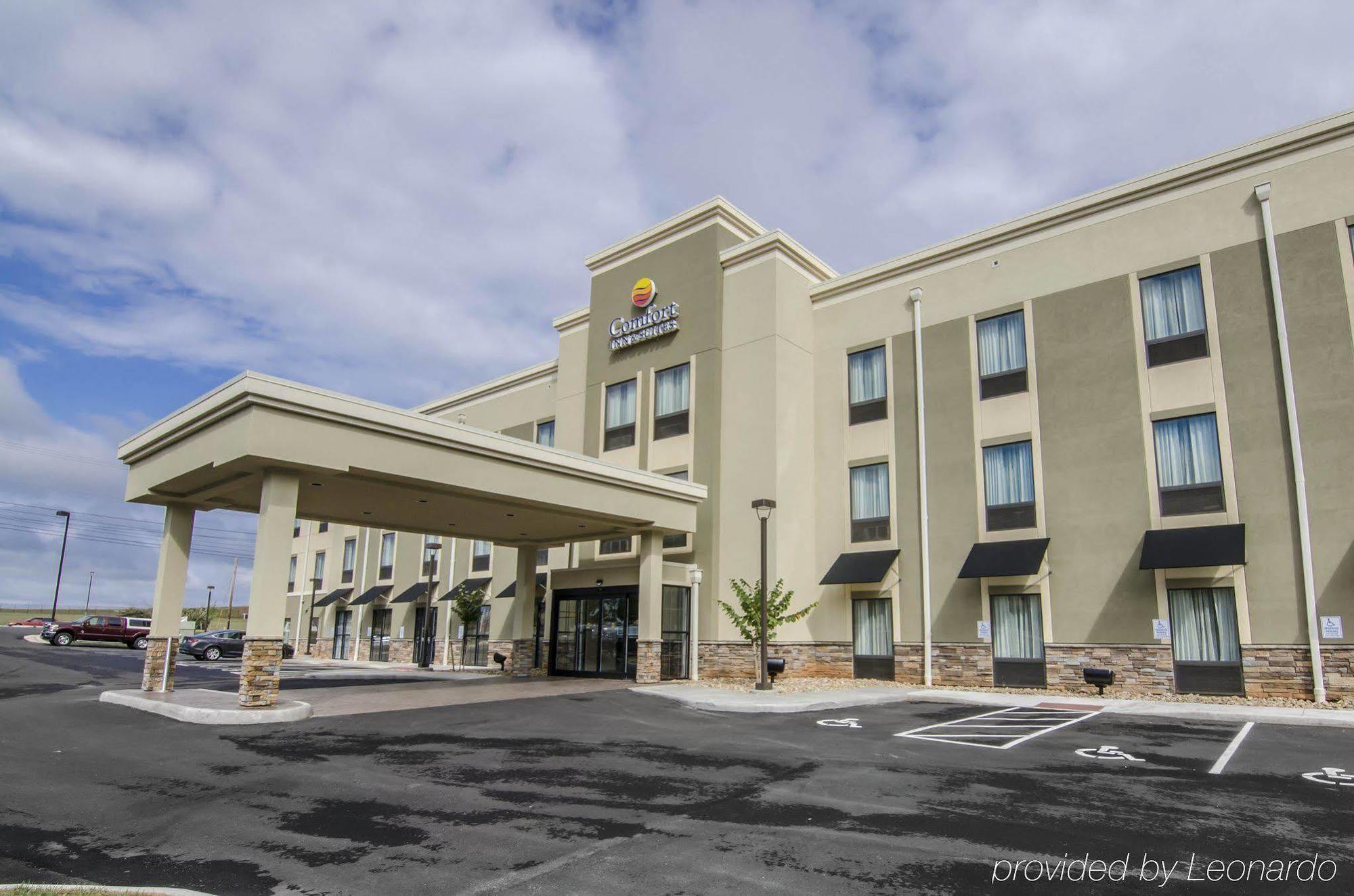 Comfort Inn & Suites Lynchburg Airport - University Area Exterior foto